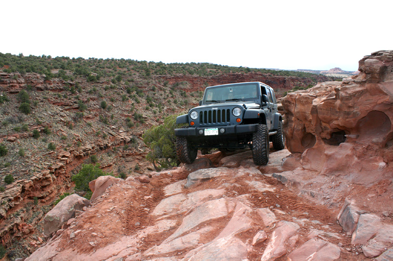 Canyon edge conquering "The Squeeze"